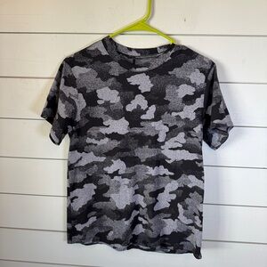 Lululemon cate short sleeve shirt camo print black and gray women's size 6